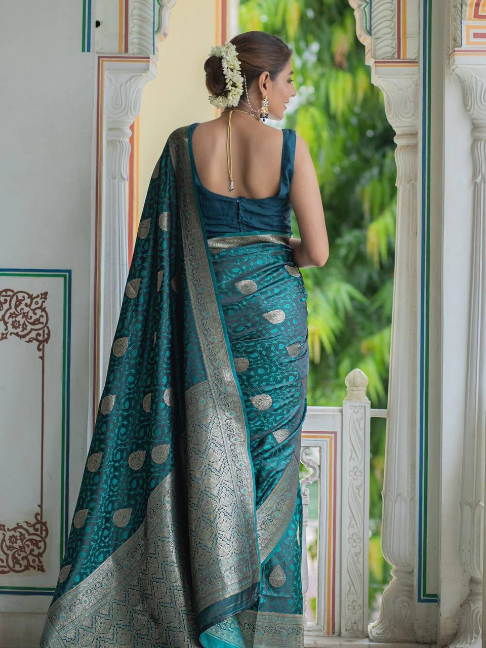 Soft Lichi Silk Saree with Rich Pallu & All-Over Jacquard