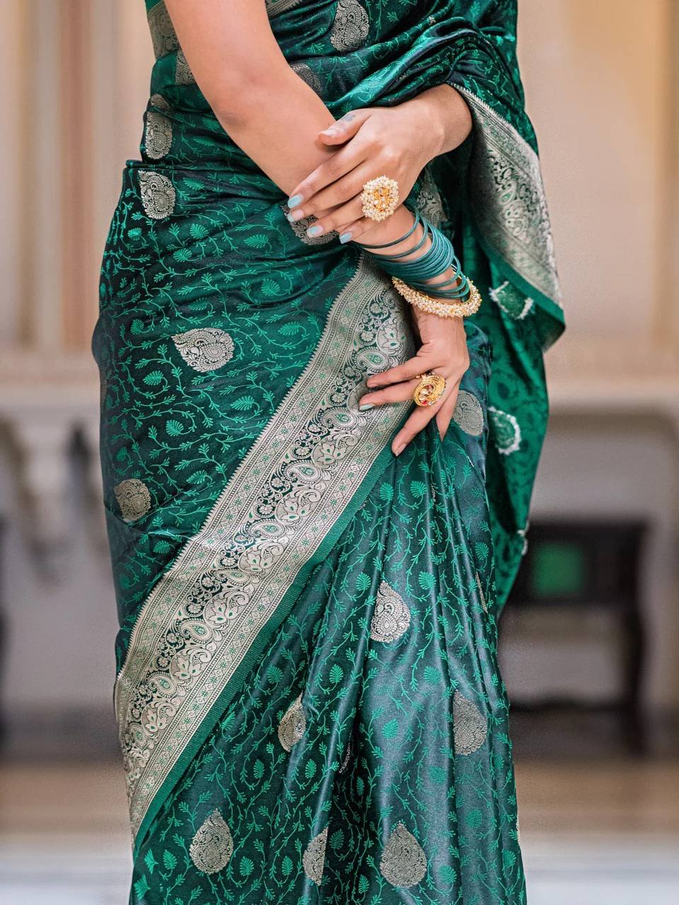 Soft Lichi Silk Saree with Rich Pallu & All-Over Jacquard