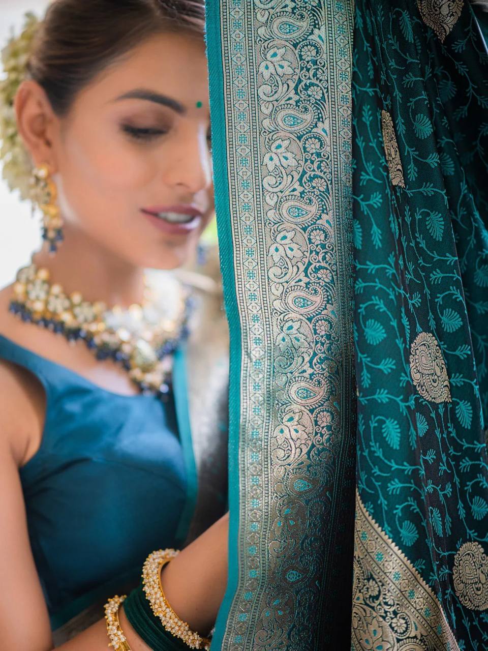 Soft Lichi Silk Saree with Rich Pallu & All-Over Jacquard
