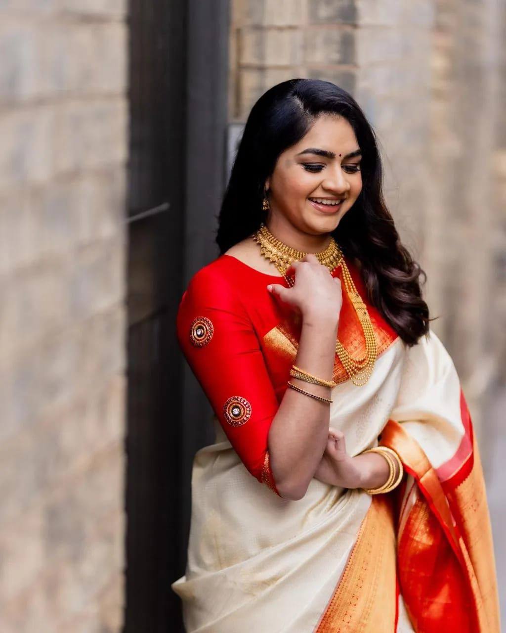 Soft Lichi Silk Saree with Rich Pallu