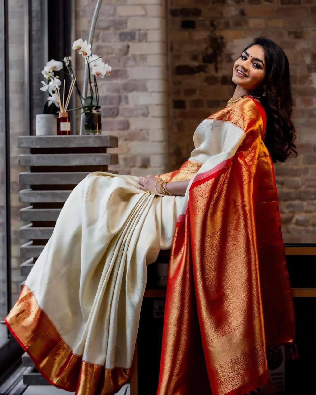 Soft Lichi Silk Saree with Rich Pallu