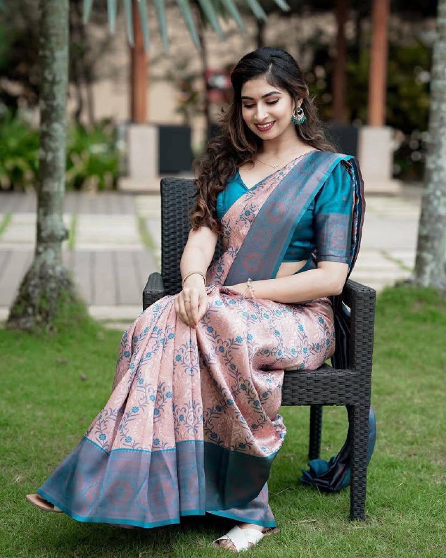 Soft Lichi Silk Saree with Rich Pallu & All-Over Jacquard