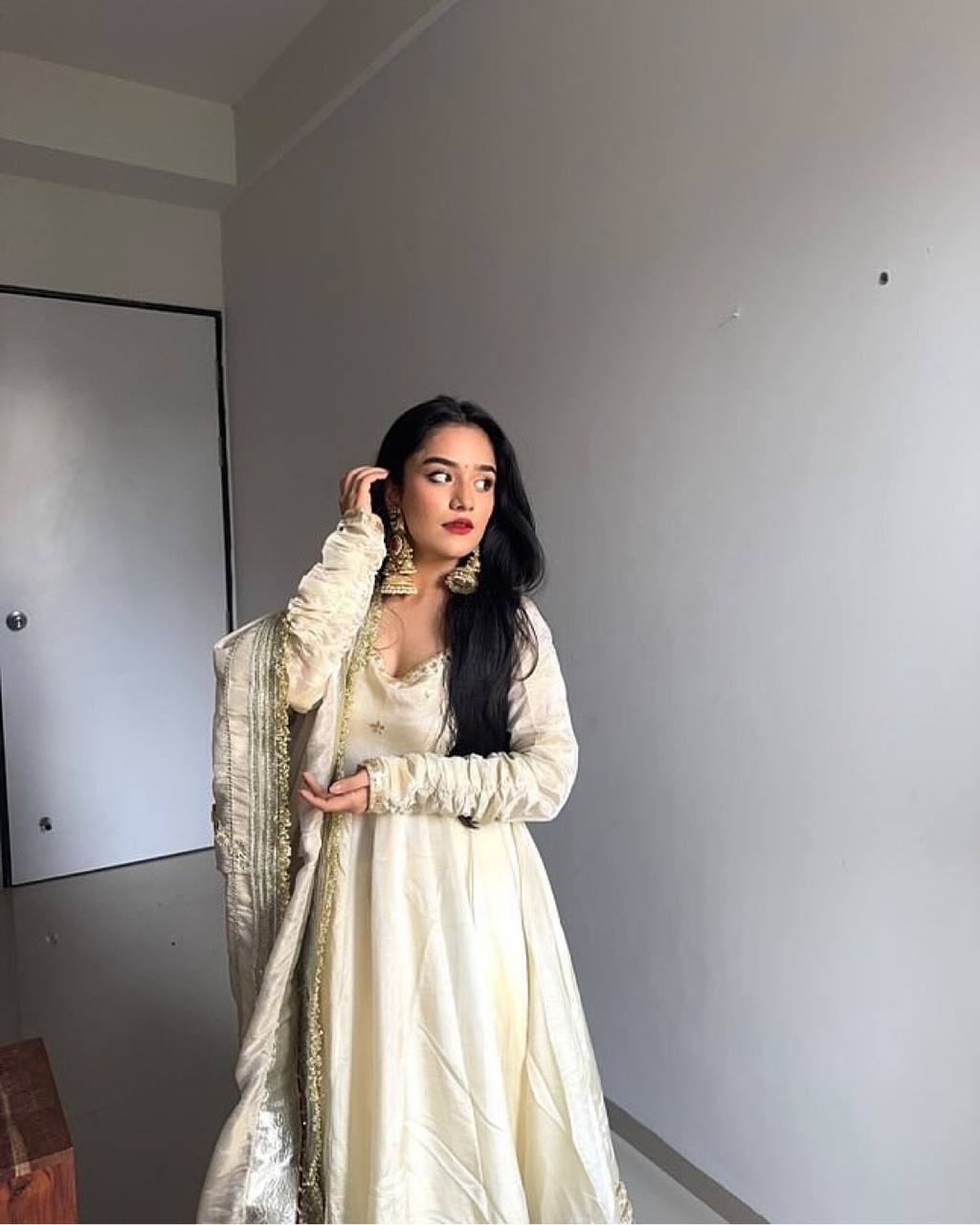 Chinon Thread & Sequin Work Suit Set with Dupatta and Pant