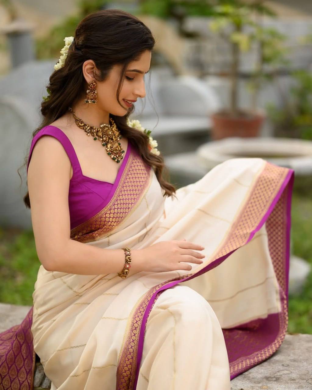 Soft Lichi Silk Saree with Rich Pallu