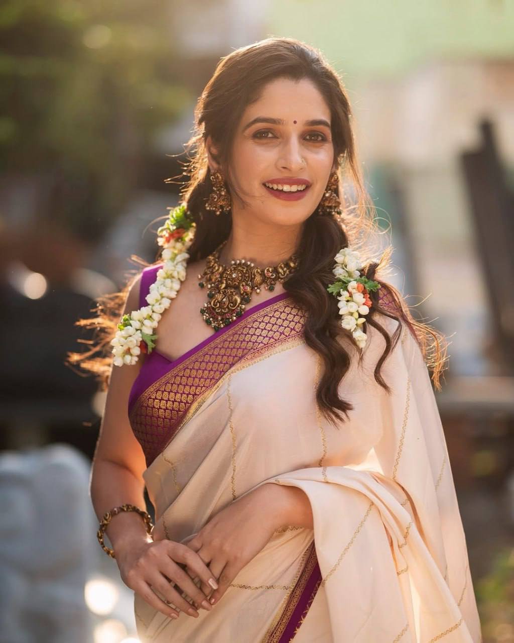 Soft Lichi Silk Saree with Rich Pallu