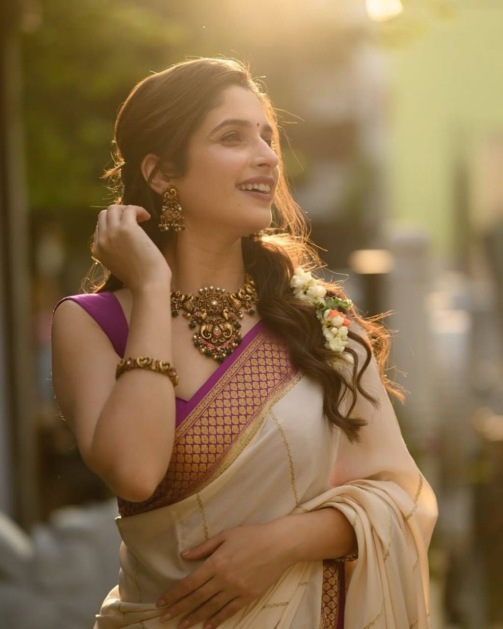 Soft Lichi Silk Saree with Rich Pallu