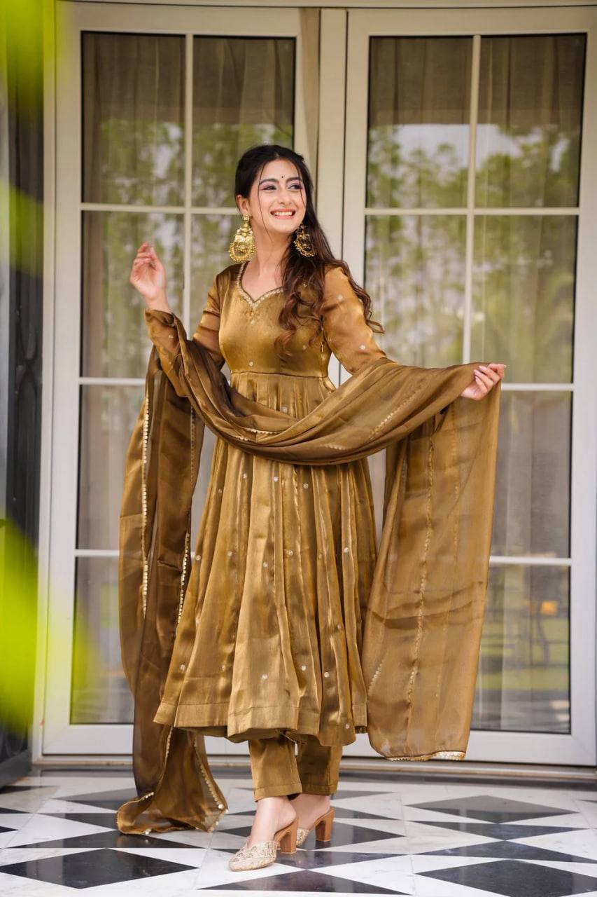 Jimi Choo Suit Set with Pant & Dupatta | Thread Work Design
