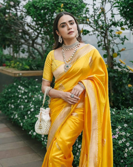 Soft Lichi Silk Saree with Rich Pallu
